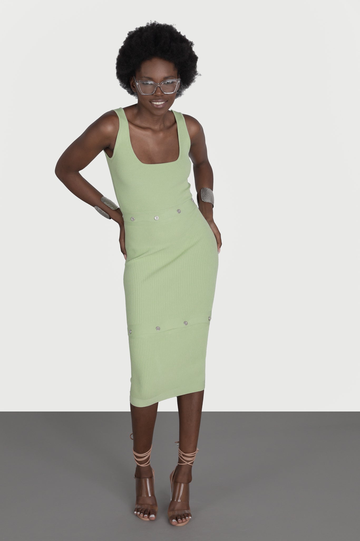 Three-piece dress with buttons