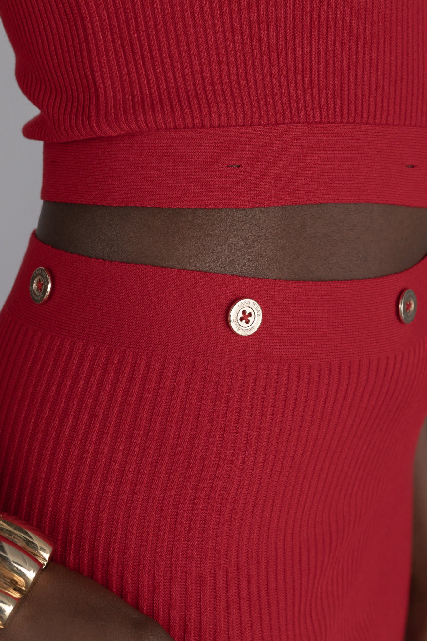 Three-piece dress with buttons