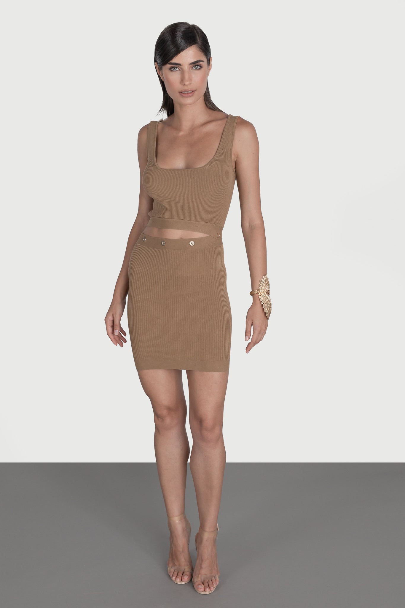 Three-piece dress with buttons