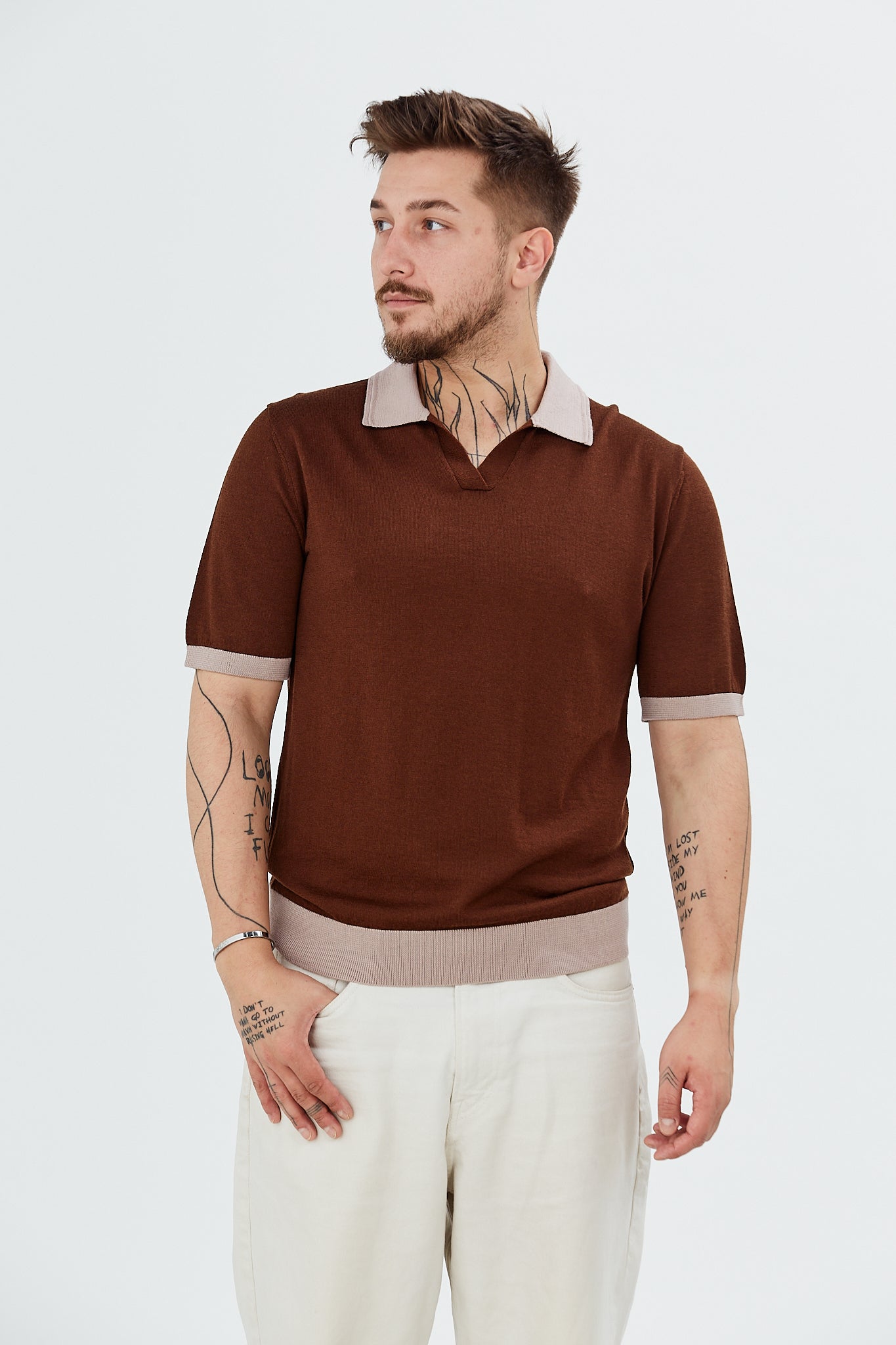 Sweater with short sleeves and contrasting polo collar