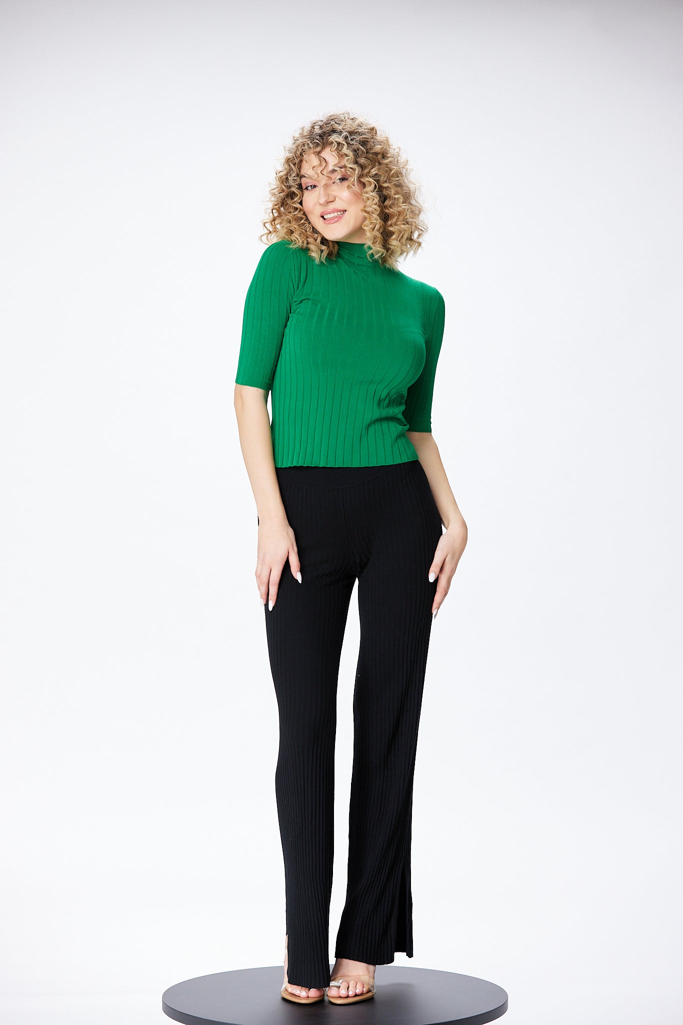 Sweater with three-quarter sleeves