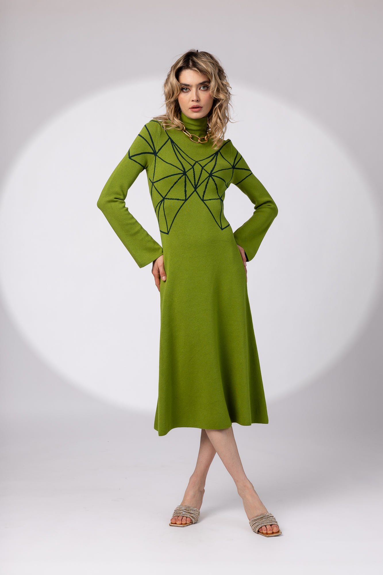 Rochie evazata cu desen geometric