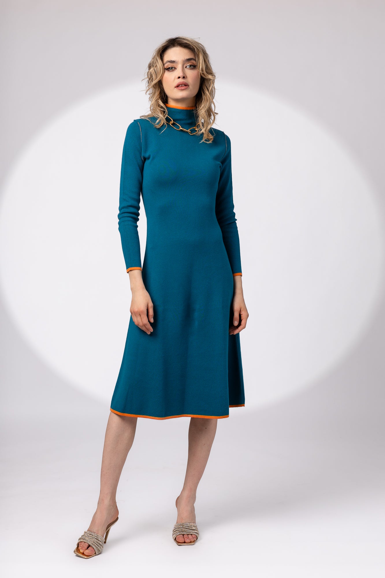 Double-sided midi dress in two colors