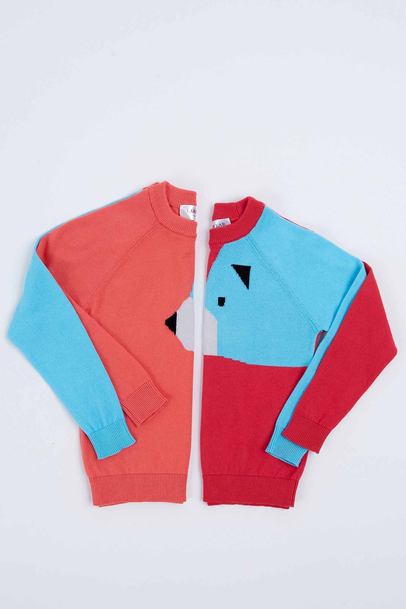 Children's sweater with bear illustration