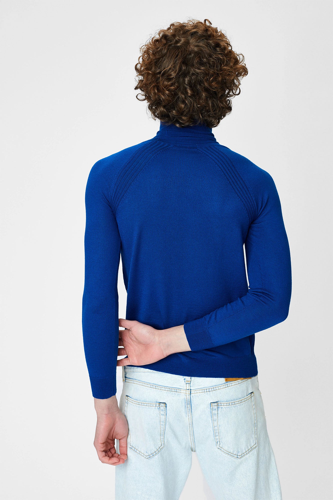 Sweater with roll collar and long sleeves