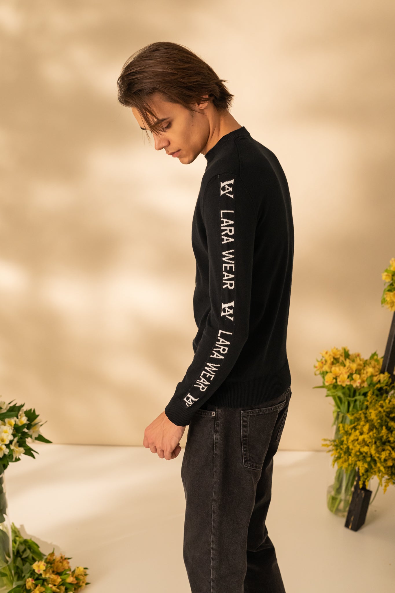 Slim pullover with long sleeves
