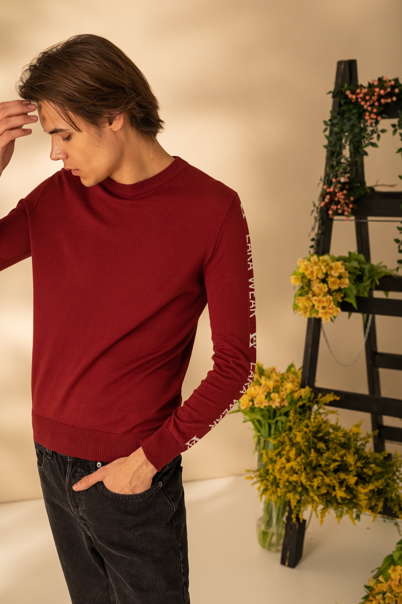 Slim pullover with long sleeves